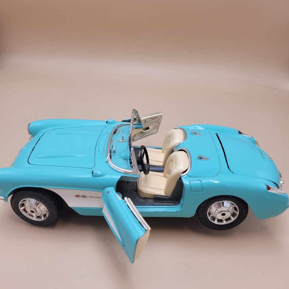 Bburago 1957 Chevrolet Corvette 1/18 Diecast Model Car Blue Made in Italy - Picture 4 of 12